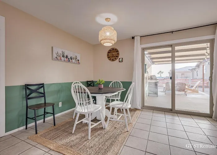 Holiday home A Wave From It All - Pet & Family Friendly With Beautiful Views!