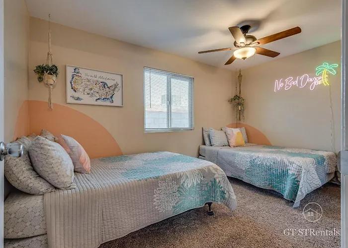 A Wave From It All - Pet & Family Friendly With Beautiful Views! Holiday home Lake Havasu City