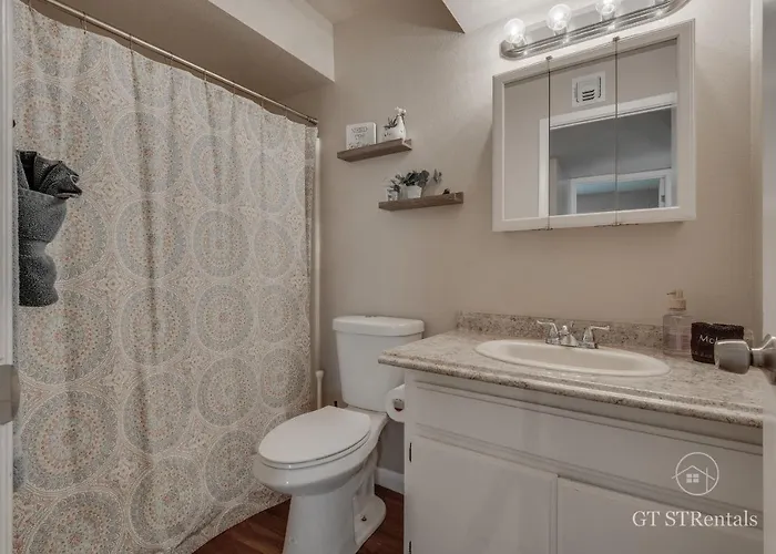 A Wave From It All - Pet & Family Friendly With Beautiful Views! Lake Havasu City