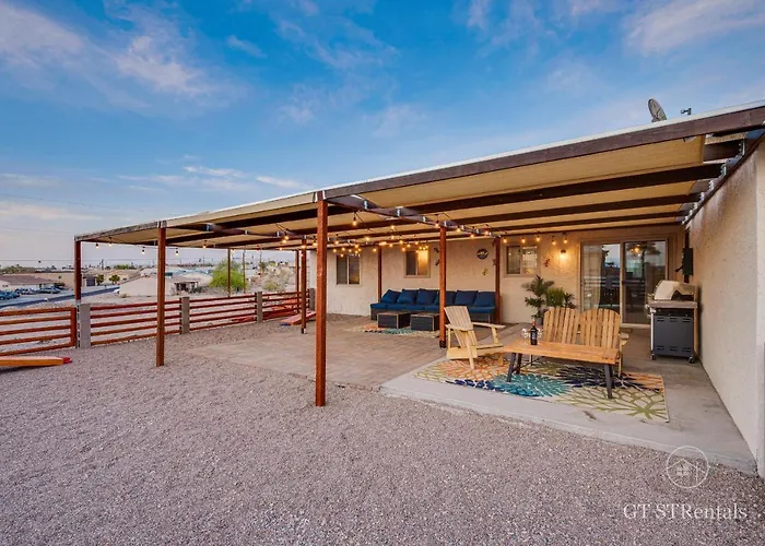 A Wave From It All - Pet & Family Friendly With Beautiful Views! Holiday home *